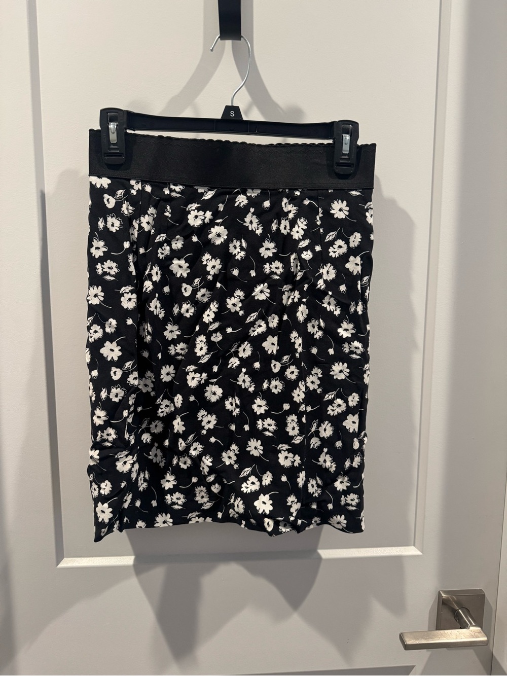 Dolce & Gabbana Black and White Floral Pencil Skirt